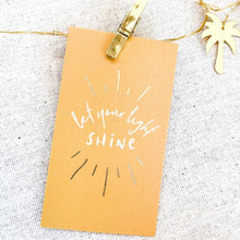 Load image into Gallery viewer, Mini inspirational quote cards included in the "Best Gal" gift box, featuring motivational messages: "You Got This," "Flowerchild you are about to bloom," "Let your light shine," and "Be Happy. Be Bright. Be You." These versatile cards are ideal for pinning on a bulletin board, using as bookmarks, or as thoughtful reminders in daily life.